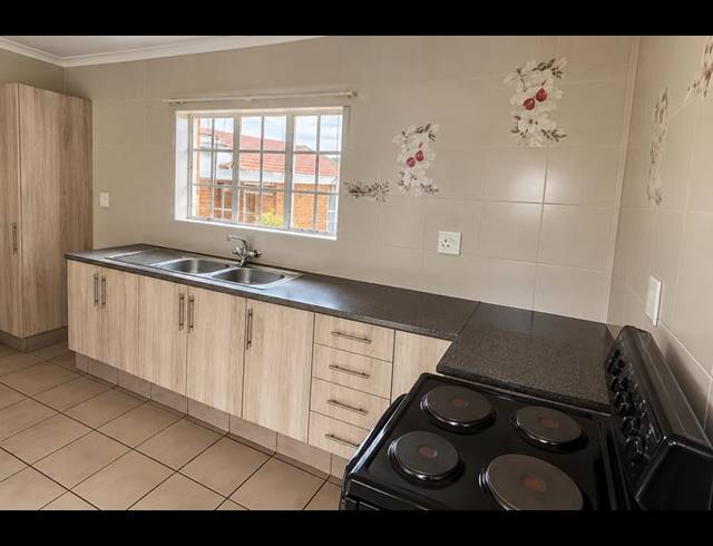 1 BEDROOM TOWNHOUSE FOR SALE IN THREE RIVERS